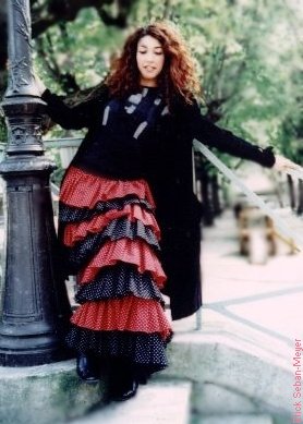 
Mod&egrave;le : Laly

Make-up : &Eacute;milie Larrouy

Stylisme : Marie Revelut 

Photo : Erick Seban-Meyer

Photographie r&eacute;alis&eacute;e &agrave; Paris en avril 2000

(Cliquez sur l'image pour revenir en arri&egrave;re)
