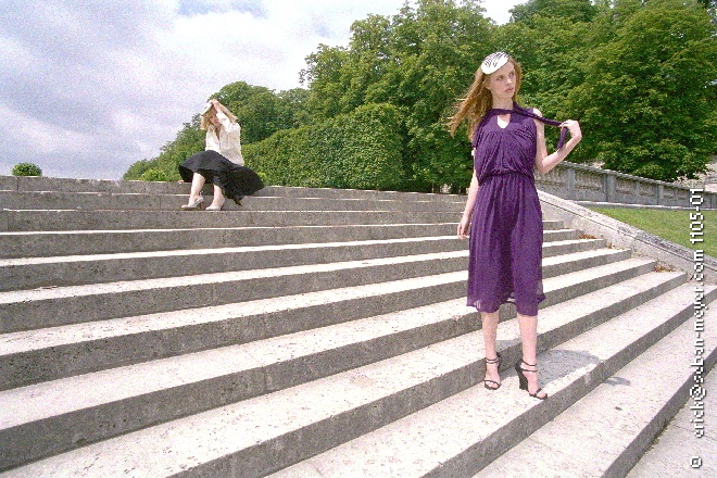 
Mod&egrave;les : Anna Maria et Iris (Slides Models)

Make up and Hair : Luis L&oacute;pez assist&eacute; de Zohra

Stylisme : Eve 

Photo : Erick Seban-Meyer

Photographie r&eacute;alis&eacute;e &agrave; Paris en juin 2002

Cliquez sur l'image pour revenir en arri&egrave;re
